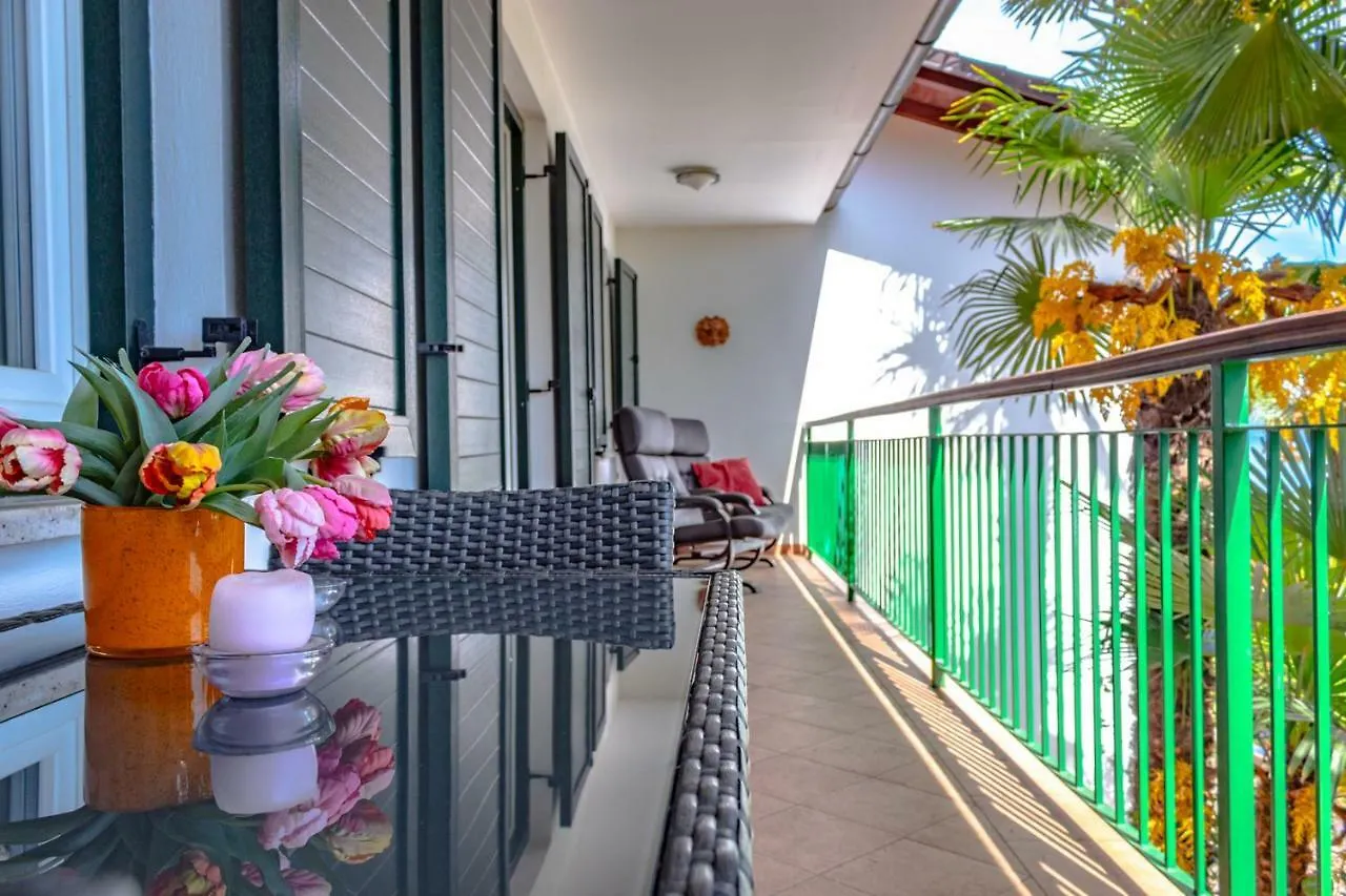 Apartment Leon And Leona أوباتيا 0*,